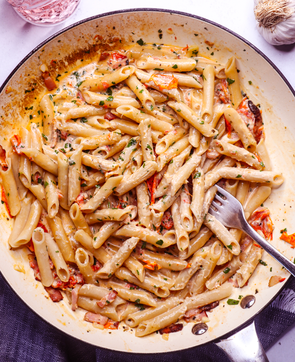Low Carb Creamy Penne with Bacon and Sundried Tomatoes – Qetoe Low
